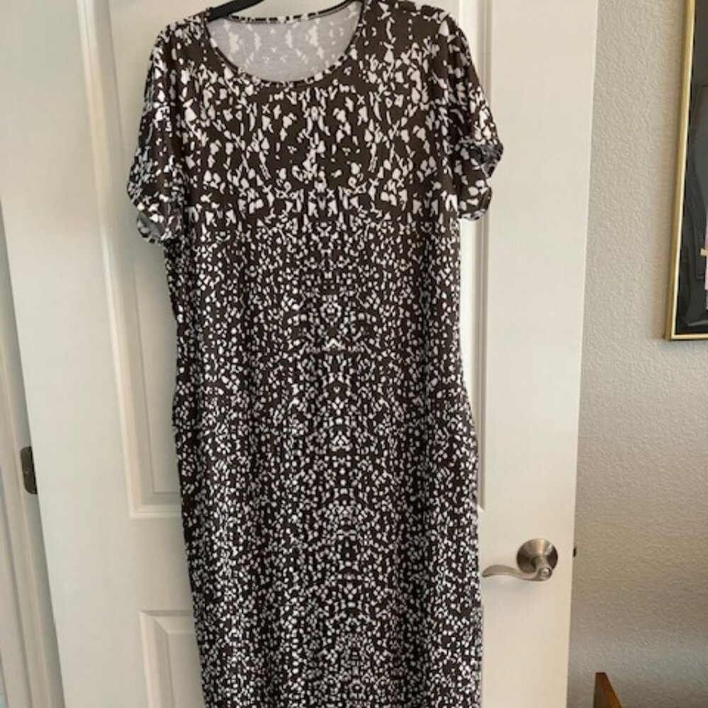 Brown/White Graphic Maxi dress - NEW